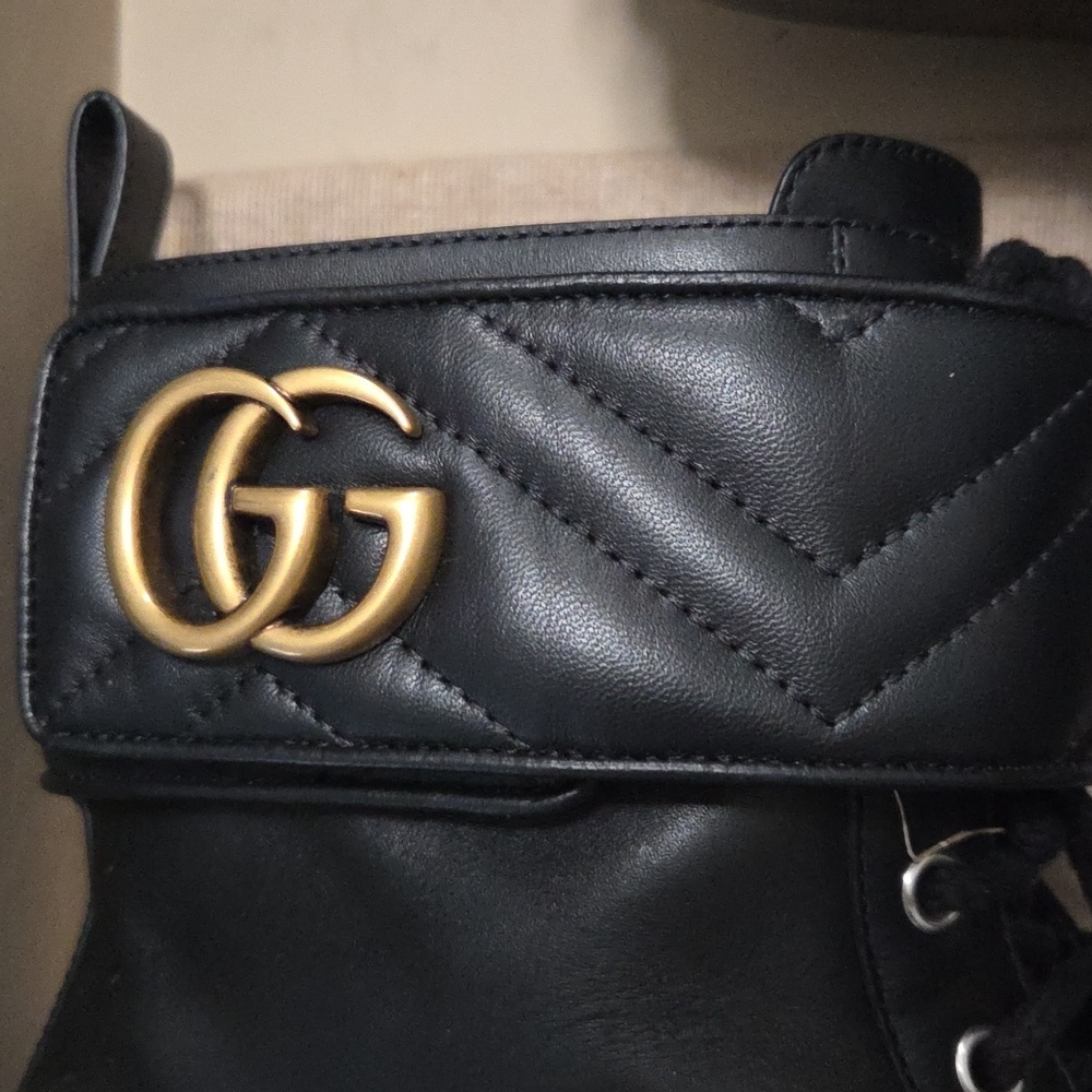 Gucci GG Marmont Black Leather Ankle Boots Combat Style Size 8B - Picture 9 of 10